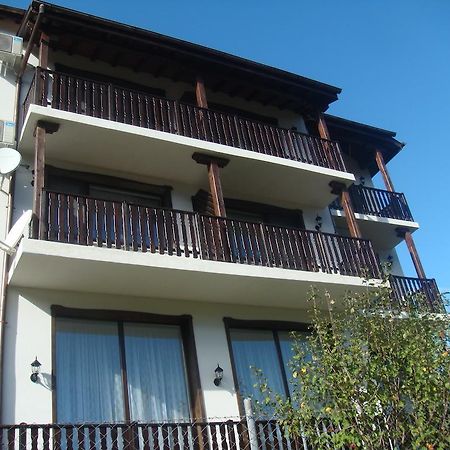 Family Hotel And Restaurant Plamena Oreshak  Buitenkant foto