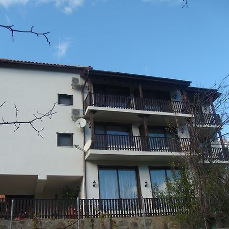 Family Hotel And Restaurant Plamena Oreshak  Buitenkant foto